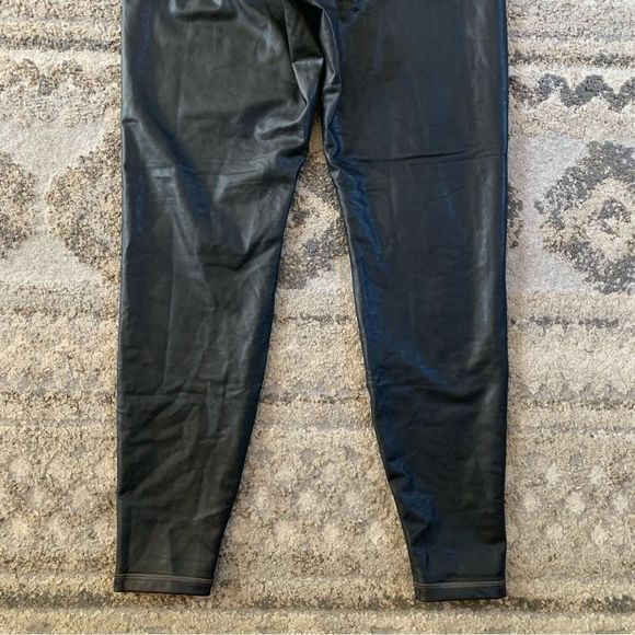 Athleta Black Over All Gleam Tights Medium - Picture 7 of 8